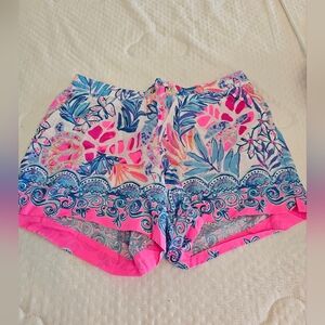 Lilly Pulitzer size M shorts EUC